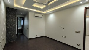 Room in 4 BHK Builder Floor at RWA Residential Society Sector 46, Sector 46 – for Sale