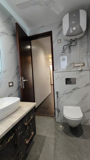 Bathroom in 4 BHK Builder Floor at RWA Residential Society Sector 46, Sector 46 – for Sale