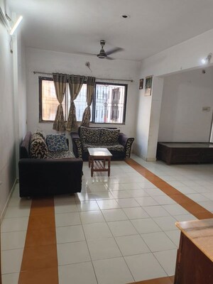 Room in 2 BHK Apartment at Tadwadi – for Rent