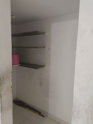 Furnished Amenities in 2 BHK Apartment at Tadwadi – for Rent