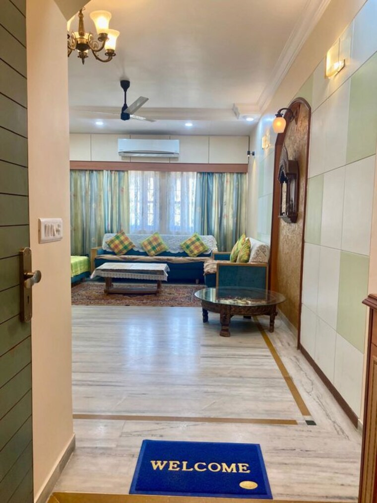 Living Room, satellite 3 Bedroom 2300 Sq.Ft. Penthouse In Satellite Ahmedabad 10201404