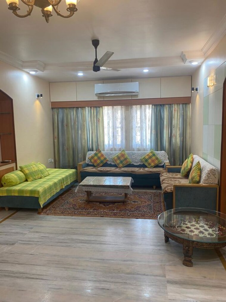 Living Room, satellite 3 Bedroom 2300 Sq.Ft. Penthouse In Satellite Ahmedabad 10201404