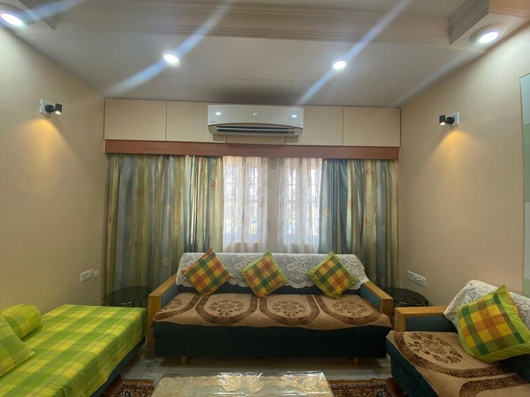 Living Room, satellite 3 Bedroom 2300 Sq.Ft. Penthouse In Satellite Ahmedabad 10201404