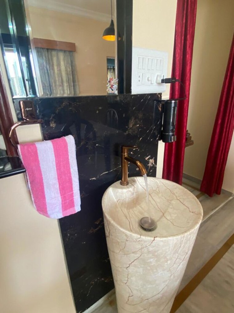 Team Area, satellite 3 Bedroom 2300 Sq.Ft. Penthouse In Satellite Ahmedabad 10201404