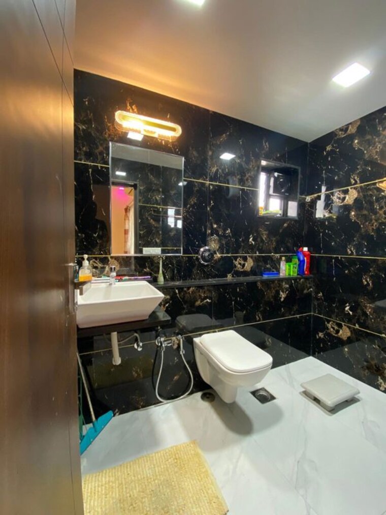 Team Area, satellite 3 Bedroom 2300 Sq.Ft. Penthouse In Satellite Ahmedabad 10201404