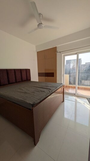 Bedroom in 2 BHK Apartment at Palm Marina Suites, Nh 24 – for Rent