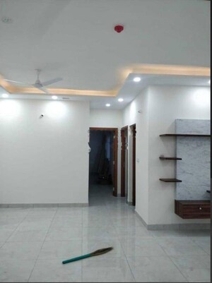 Room in 3.5 BHK Apartment at Prestige Park Square, Bannerghatta Road – for Rent