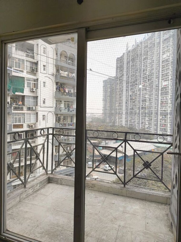 Balcony, aditya-mega-city 3.5 Bedroom 1895 Sq.Ft. Apartment In Vaibhav Khand Ghaziabad 10222447
