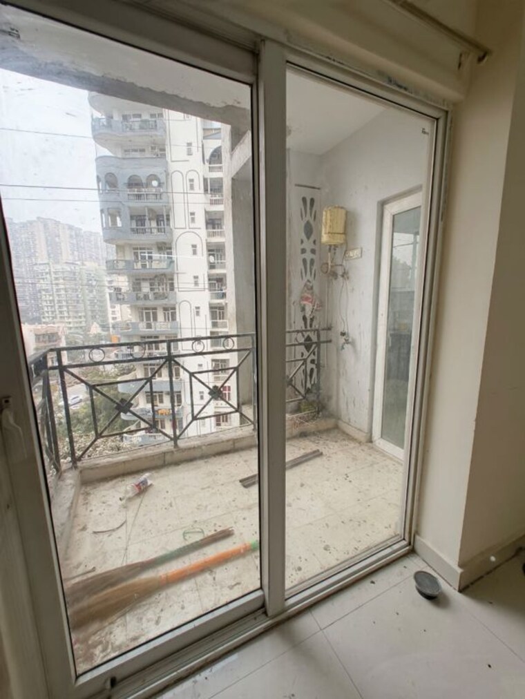 Balcony, aditya-mega-city 3.5 Bedroom 1895 Sq.Ft. Apartment In Vaibhav Khand Ghaziabad 10222447