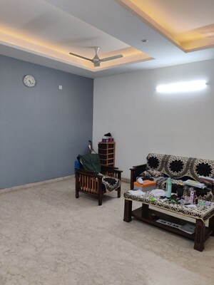 Living Room in 4 BHK Builder Floor at Sector 21d – for Rent