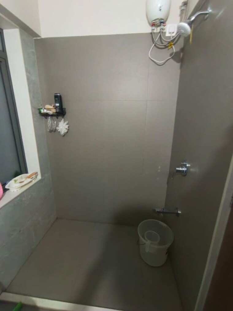 Bathroom, nav-geeta-chs 2 Bedroom 800 Sq.Ft. Apartment In Chembur Mumbai 10222542