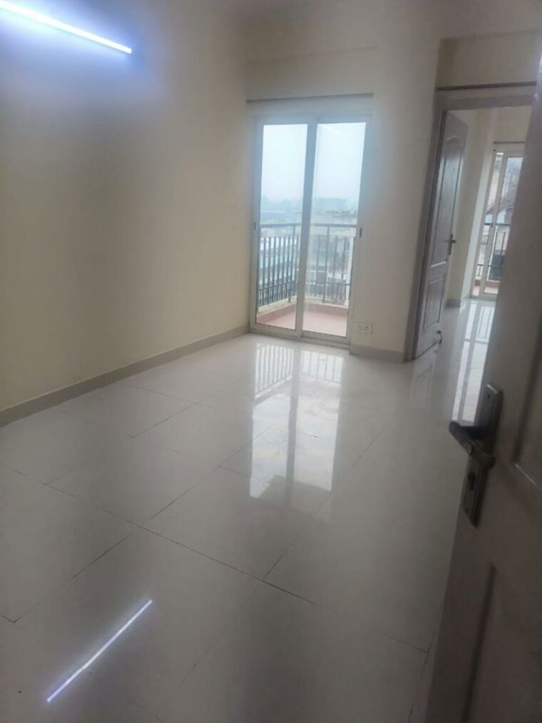 Room, maxblis-grand-wellington 1 Bedroom 615 Sq.Ft. Apartment In Sector 75 Noida 10222567