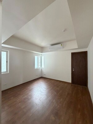 Room in 4 BHK Apartment at Godrej Air Sector 85, Sector 85 – for Sale