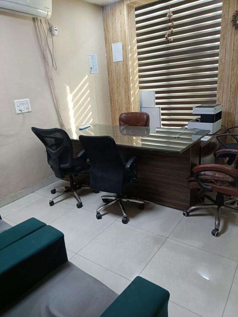 Team Area, sector 2 Commercial Office Space 2000 Sq.Ft. In Sector 2 Noida 10222594