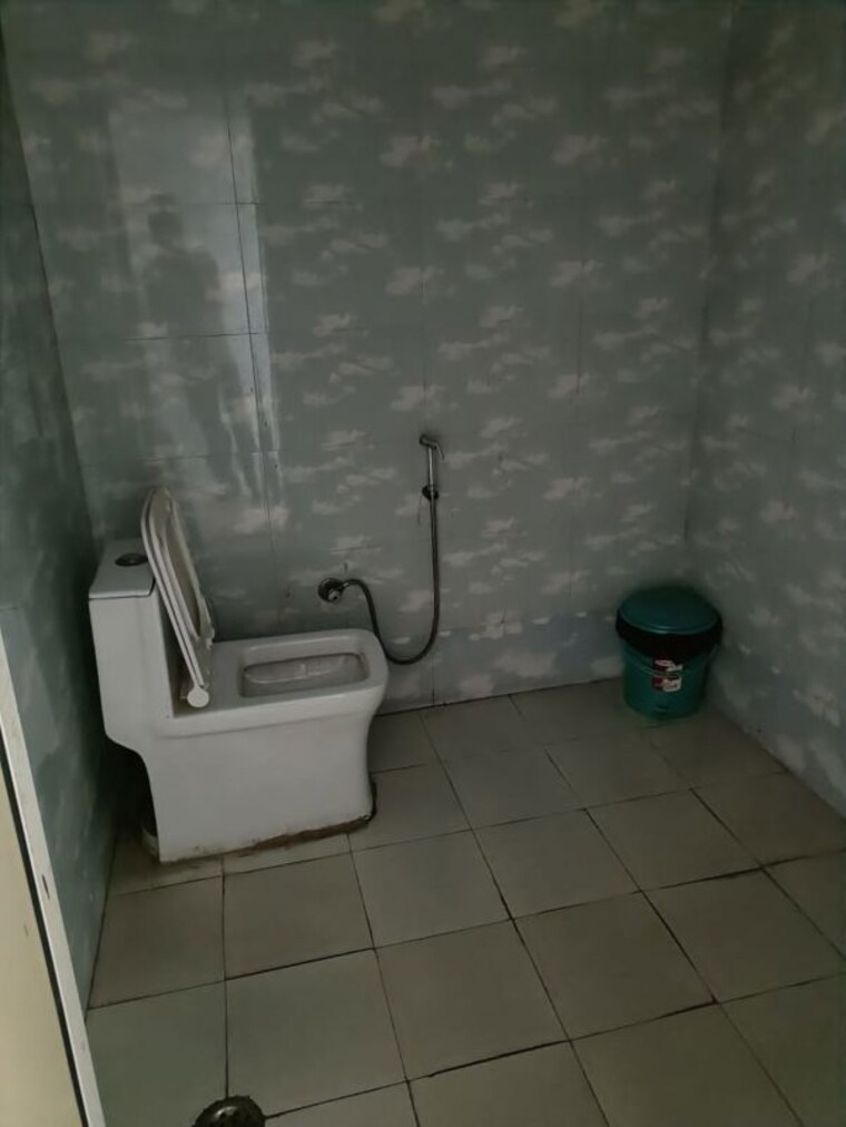 Bathroom, sector 2 Commercial Office Space 2000 Sq.Ft. In Sector 2 Noida 10222594