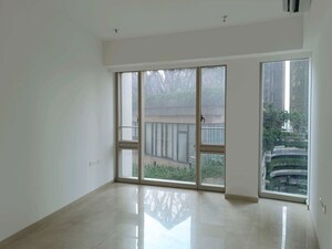 Room in 4 BHK Apartment at Lodha Marquise, Worli – for Rent