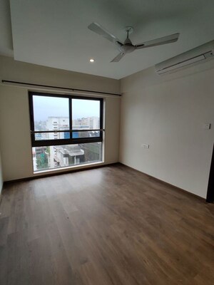Room in 3 BHK Apartment at Man Shanti Sadan, Bandra West – for Rent