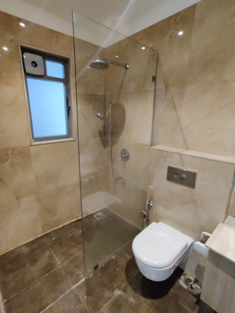 Bathroom, man-shanti-sadan 3 Bedroom 1650 Sq.Ft. Apartment In Bandra West Mumbai 10222614