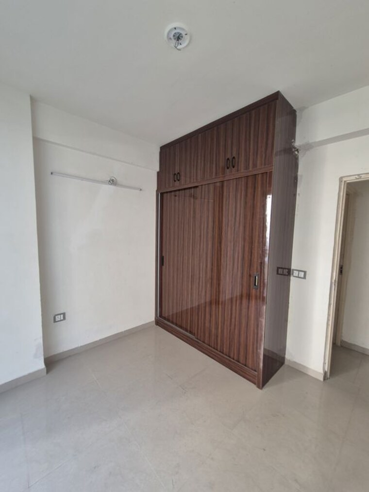 Room, rof-aalayas 3 Bedroom 800 Sq.Ft. Apartment In Sector 102 Gurgaon 10222615