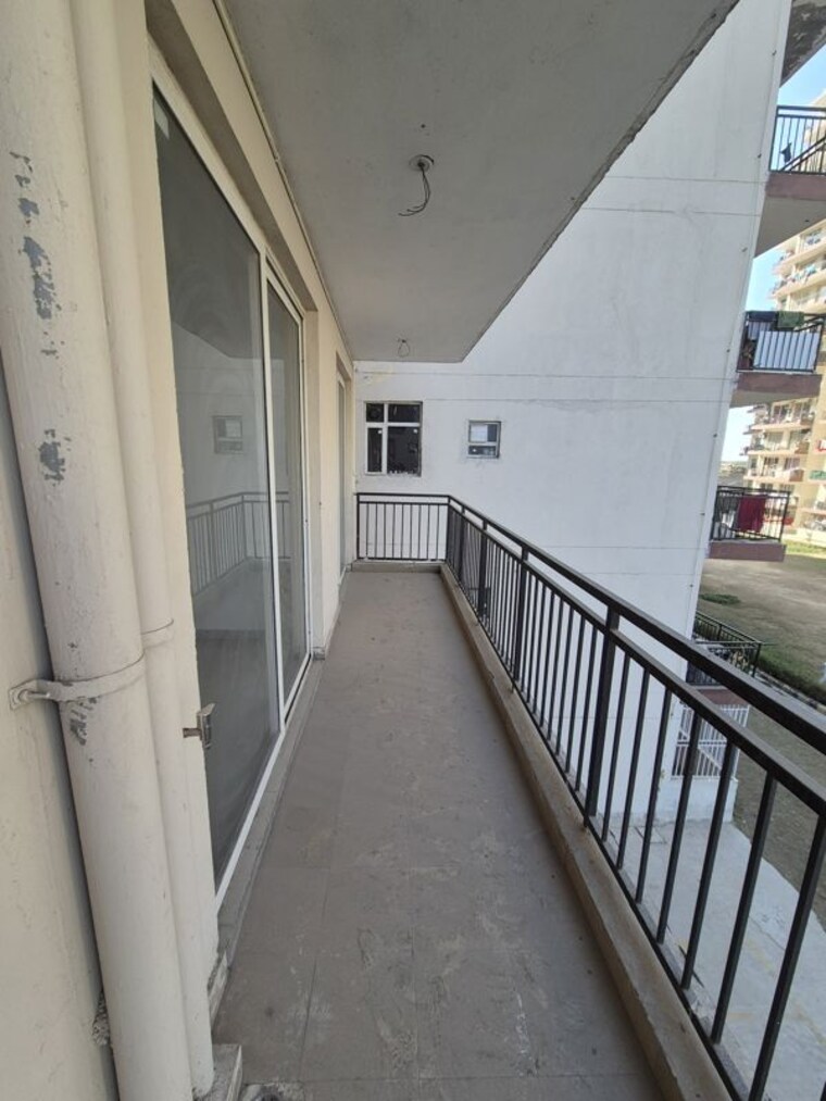 Balcony, rof-aalayas 3 Bedroom 800 Sq.Ft. Apartment In Sector 102 Gurgaon 10222615