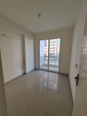 Room in 3 BHK Apartment at ROF Aalayas, Sector 102 – for Rent