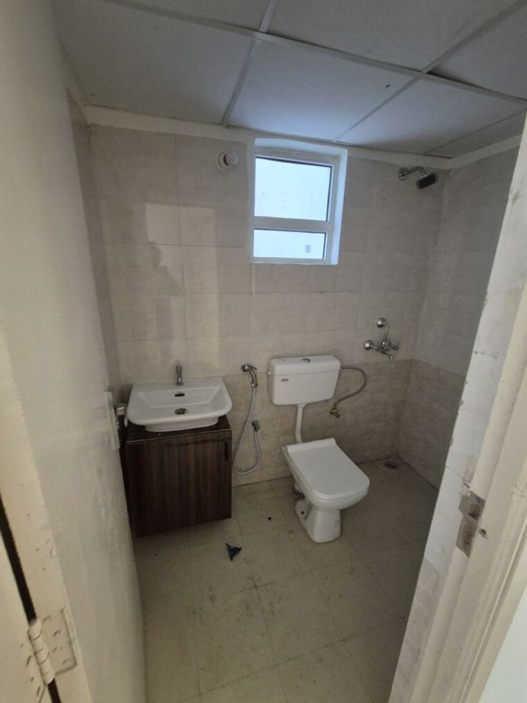 Bathroom, rof-aalayas 3 Bedroom 800 Sq.Ft. Apartment In Sector 102 Gurgaon 10222615
