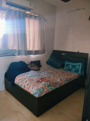 Bedroom in 1 BHK Apartment at Shamik Elanza Santacruz, Vakola – for Rent