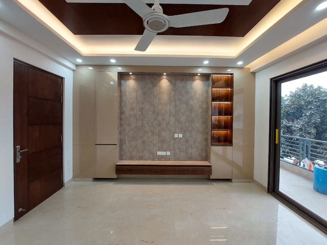 4 BHK Builder Floor For Sale in Malibu Shopping Arcade