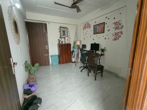Living Room in 3 BHK Builder Floor at Sector 15 – for Rent