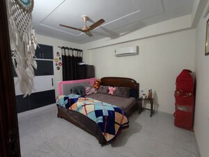 Parking in 3 BHK Builder Floor at Sector 15 – for Rent