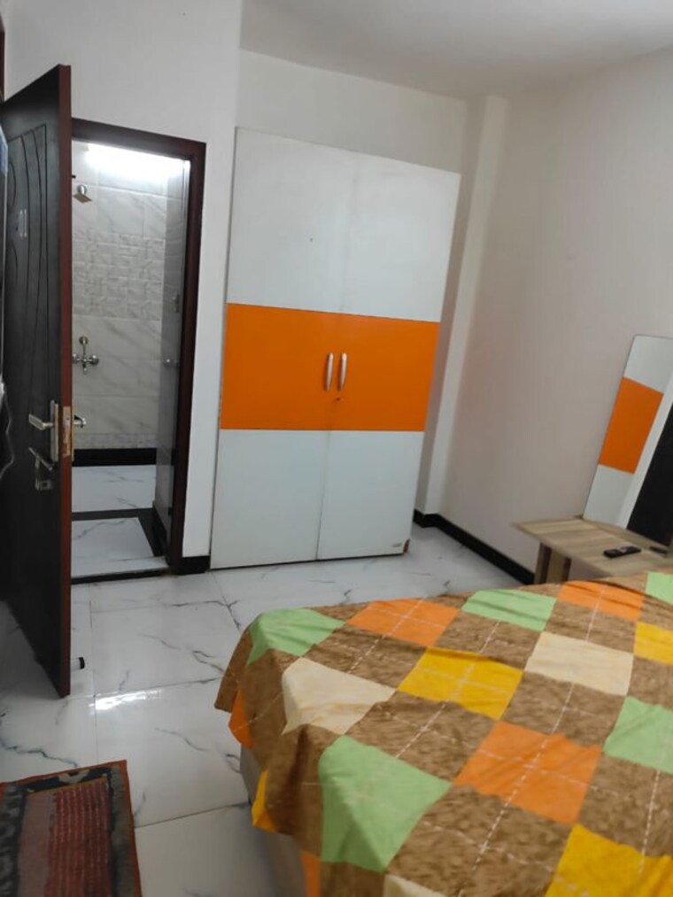 Room, east of kailash Studio 400 Sq.Ft. Builder Floor In East Of Kailash Delhi 10222728