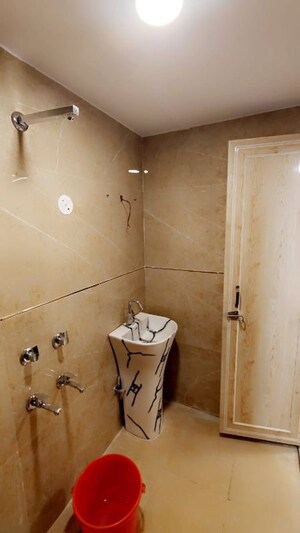Attached Bathroom in 1 RK Builder Floor at Lajpat Nagar 4 – for Rent