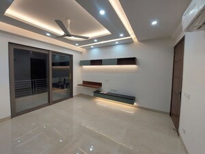 Parking in 5 BHK Builder Floor at Ansal Navkriti Arcade, Sushant Lok ii – for Sale