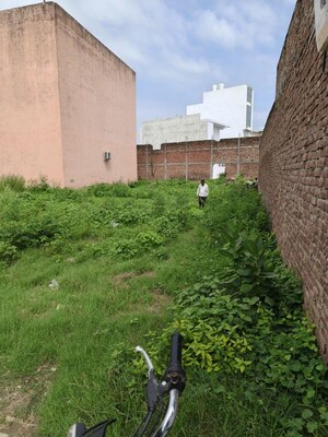  Plot For Sale in Defence Colony