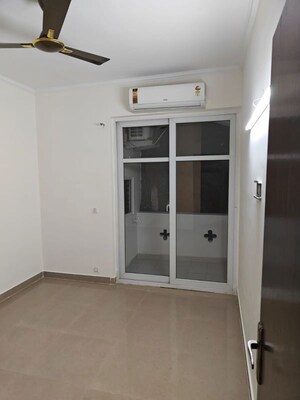 Building Lobby in 3 BHK Apartment at Amrapali Sapphire, Sector 45 – for Rent