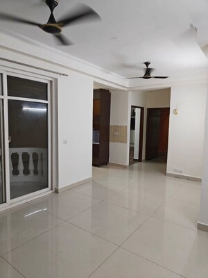 Room in 3 BHK Apartment at Amrapali Sapphire, Sector 45 – for Rent