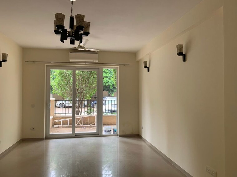 Room, emaar-emerald-estate 3 Bedroom 267 Sq.Yd. Builder Floor In Sector 65 Gurgaon 10222758