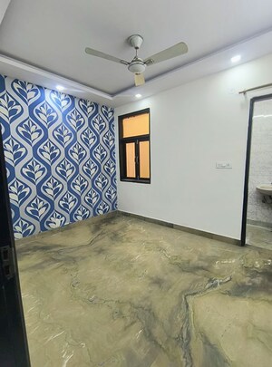 Room in 3 BHK Builder Floor at Govindpuri – for Rent