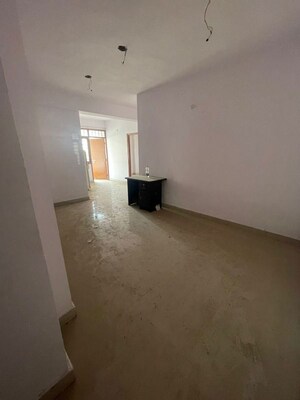 Room in  Office Space at Kidwaipuri – for Rent