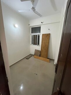 2 BHK + Study Room Apartment For Rent in Amrapali Zodiac
