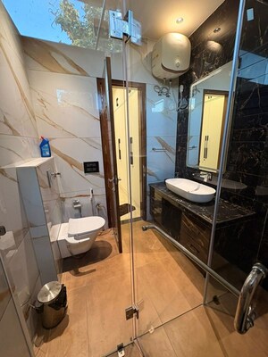 Team Area in 2 BHK Builder Floor at Sector 16 – for Rent