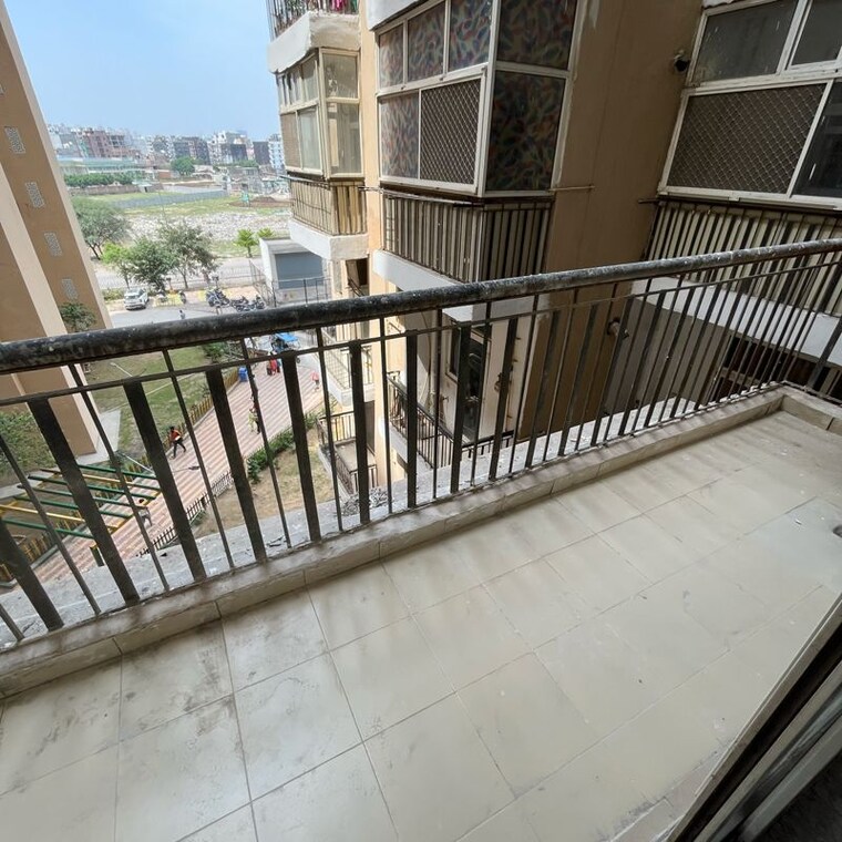 Balcony, amrapali-zodiac 2.5 Bedroom 1075 Sq.Ft. Apartment In Sector 120 Noida 10222857