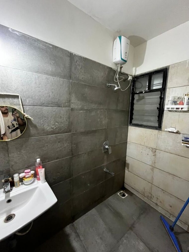 Bathroom, camelot-society 1 Bedroom 1100 Sq.Ft. Apartment In Viman Nagar Pune 10222827