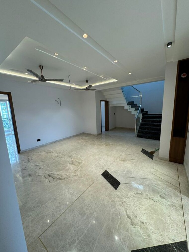 Room, sector 27 3 Bedroom 2100 Sq.Ft. Builder Floor In Sector 27 Gurgaon 10222868