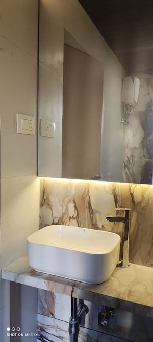 Furnished Amenities in 2 BHK Apartment at Darsshan Vonalzo, Tardeo – for Sale