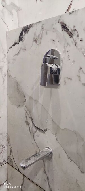 Bathroom in 2 BHK Apartment at Darsshan Vonalzo, Tardeo – for Sale