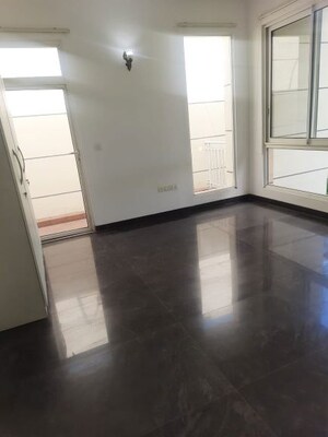 Room in 2 BHK Apartment at Goyal Footprints, Thanisandra Main Road – for Rent