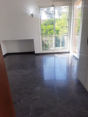 Room in 2 BHK Apartment at Goyal Footprints, Thanisandra Main Road – for Rent