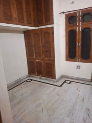 Room in 2 BHK Independent House at Gomti Nagar – for Rent