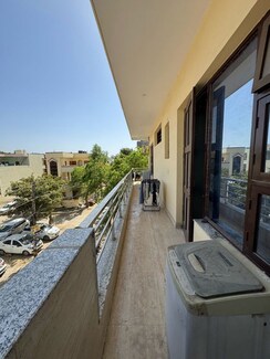 2 BHK + Pooja Room Builder Floor For Rent in Sector 21